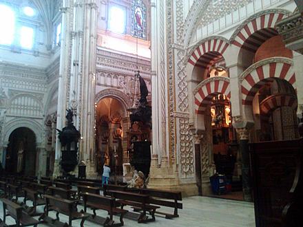 Wnetrze katedry w Kordobie
