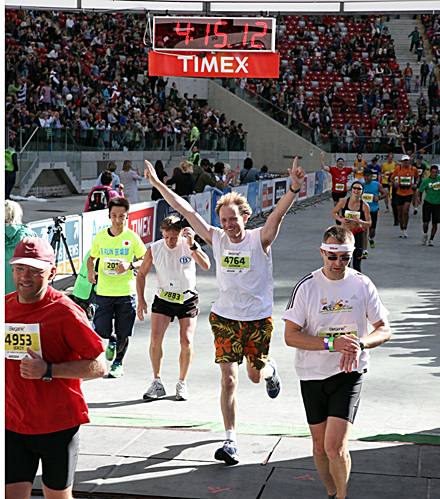 Maraton warszawski - finisz na Stadionie Narodowym