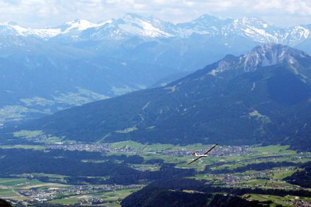 Szybowiec w Alpach