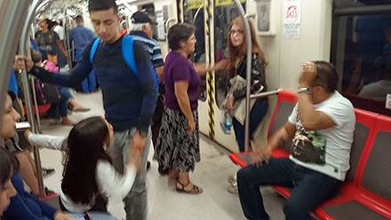 Jadąc metrem w Santiago de Chile
