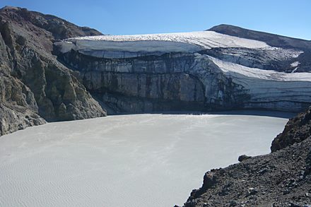 Wulkan Copahue - jezioro w kraterze z trujcymi wyziewami