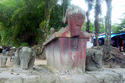 Grobowiec króla z dynastii Sinbadur, Danau Toba, Sumatra