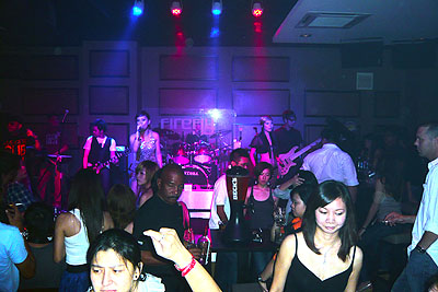 Impreza w klubie w Kota Kinabalu